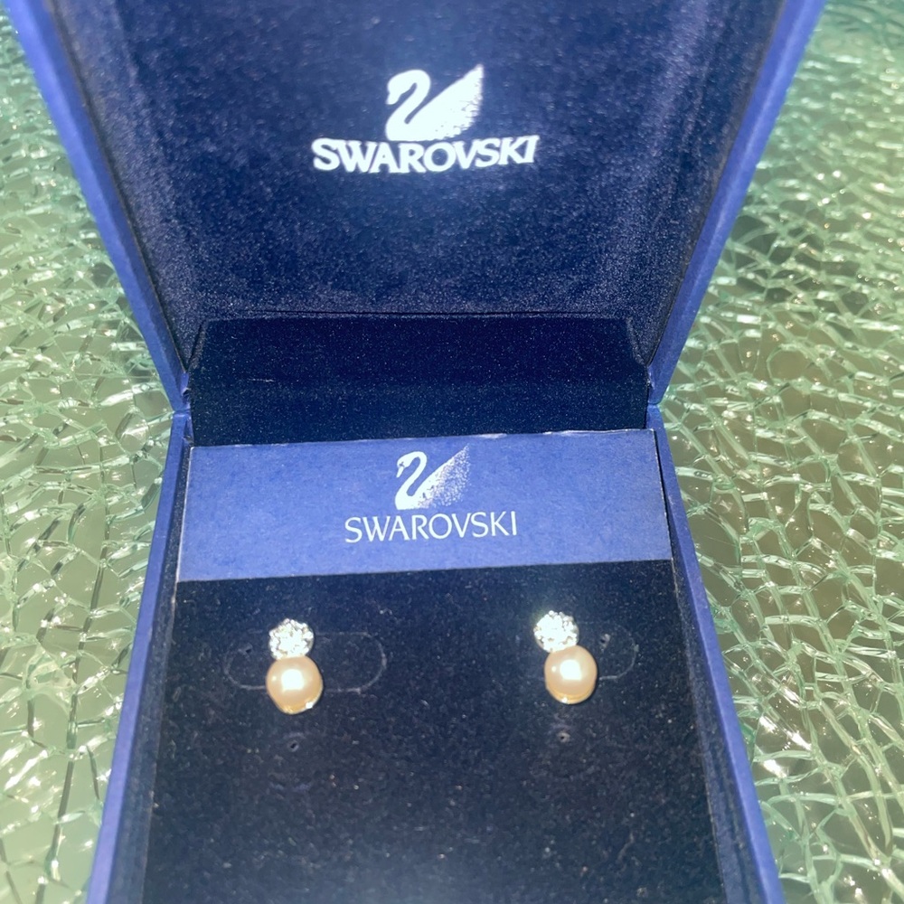 Swarovski Off white Pearl and Crystal Stud Earrings 14 K gold